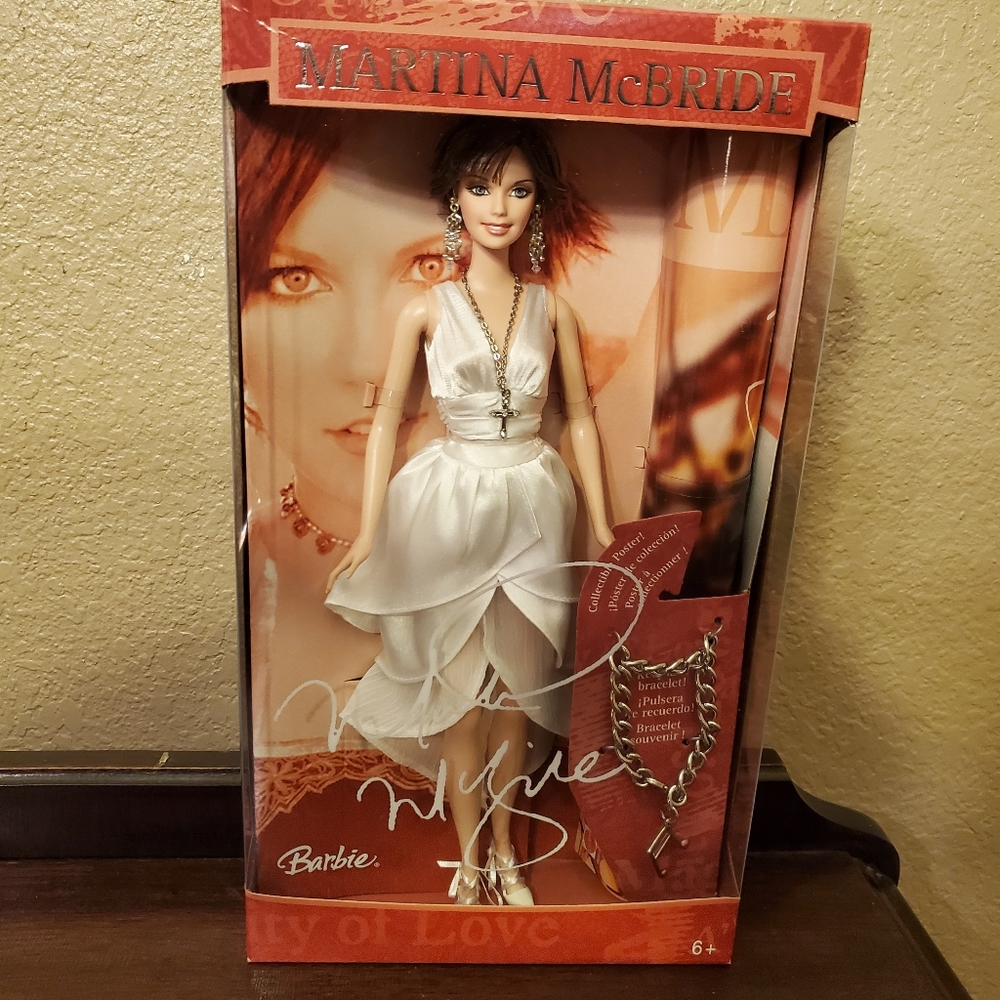 2005 MATTEL BARBIE MARTINA McBRIDE w/ Collectibe POSTER, BRACELET, sealed mints.